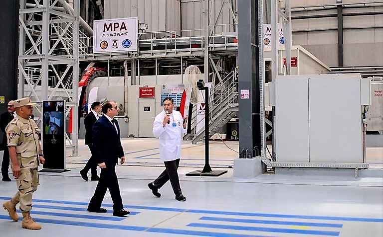 الرئيس السيسي يفتتح أول مجمع لإنتاج الكوارتز في الشرق الأوسط بالعين السخنة: نقلة نوعية في الصناعة المصرية